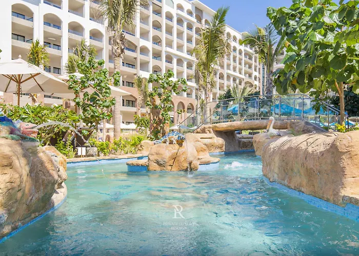 Resort Three Bedroom Penthouse Oceanfront Suite - Villa La Valencia *