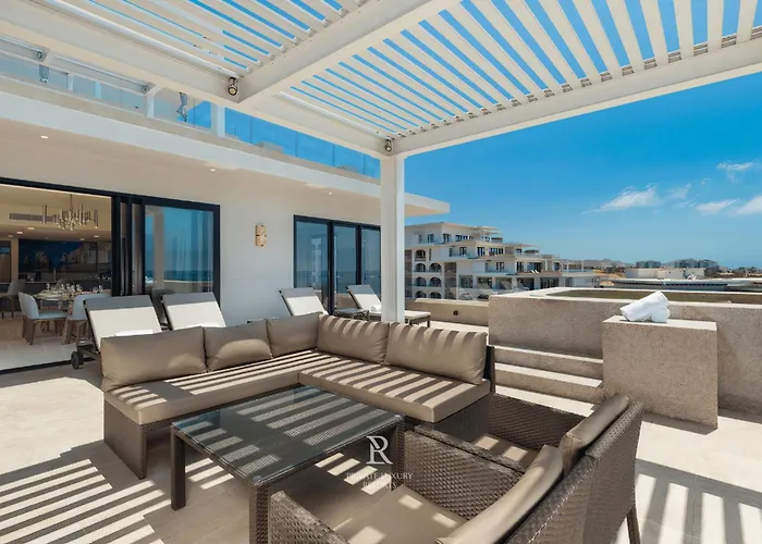 Three Bedroom Penthouse Oceanfront Suite - Villa La Valencia Resort *