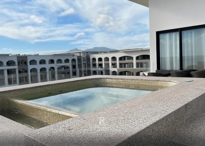 Three Bdr Penthouse Ocean Front-villa La Valencia